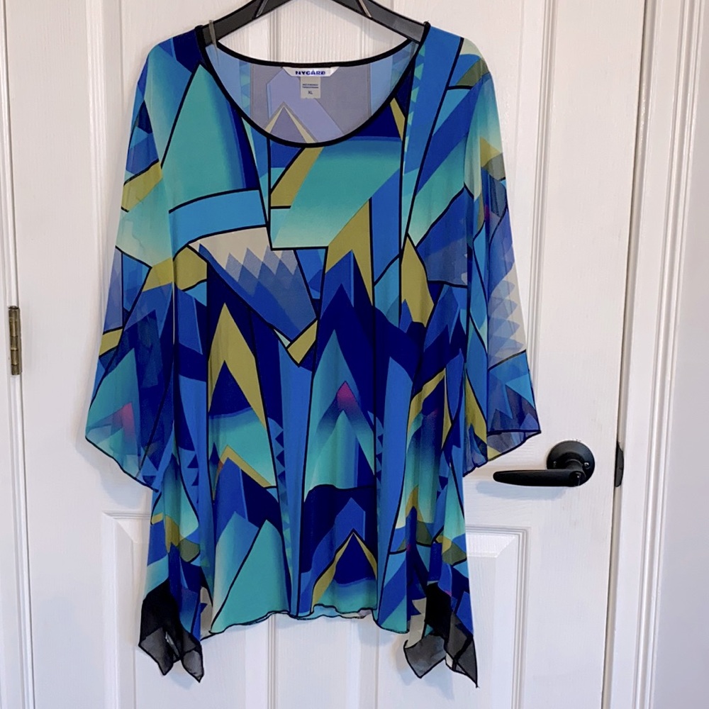 Ladies Top, Multi Colored Tunic In Size XL, Polyester & Spandex EUC gently worn